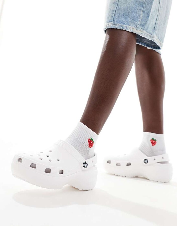 crocs-classic-platform-clogs-in-white